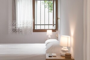 2 عدّة غرف نوم وخدمة الإنترنت