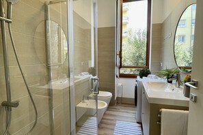 Dusche, Bidet