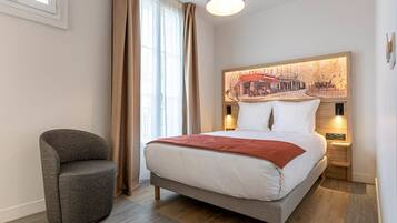 Chambre Élégance Double | Sängtillbehör av högsta kvalitet, skrivbord och arbetsyta för laptop