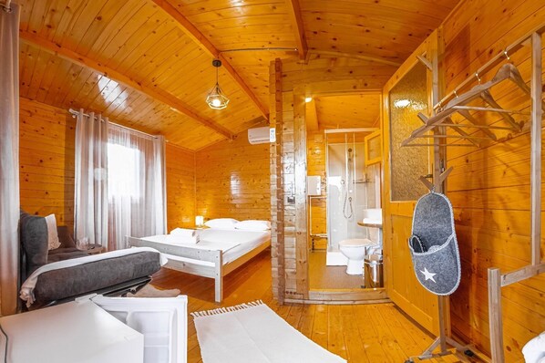 Cottage, Private Bathroom | Interior
