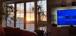 Smart-tv en een open haard