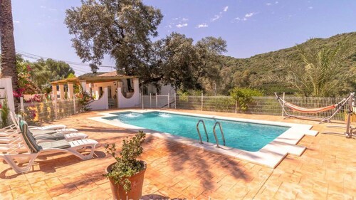 House in the Sierra Norte de Sevilla ideal for disconnecting (ideal for pets)