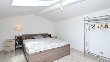 2 bedrooms, WiFi, bed sheets