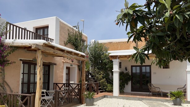 Terrace/patio - Finca Can Pepis, surrounded by nature, is ideal for groups of 12 people. (san antonio de portmany)