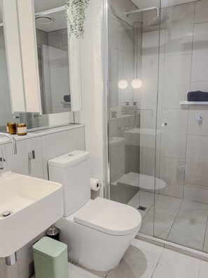 Shower, hair dryer, towels, soap - The Loft | City Views, Tram & Gardens at Door (South Melbourne)