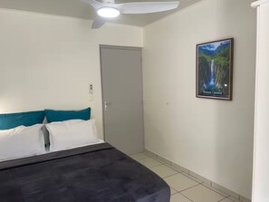 3 bedrooms, iron/ironing board, travel cot, free WiFi - Villa in the countryside with large garden and magnificent sea view (Saint-Philippe)