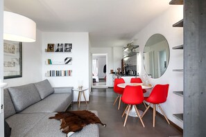 Peis, bøker og stereoanlegg