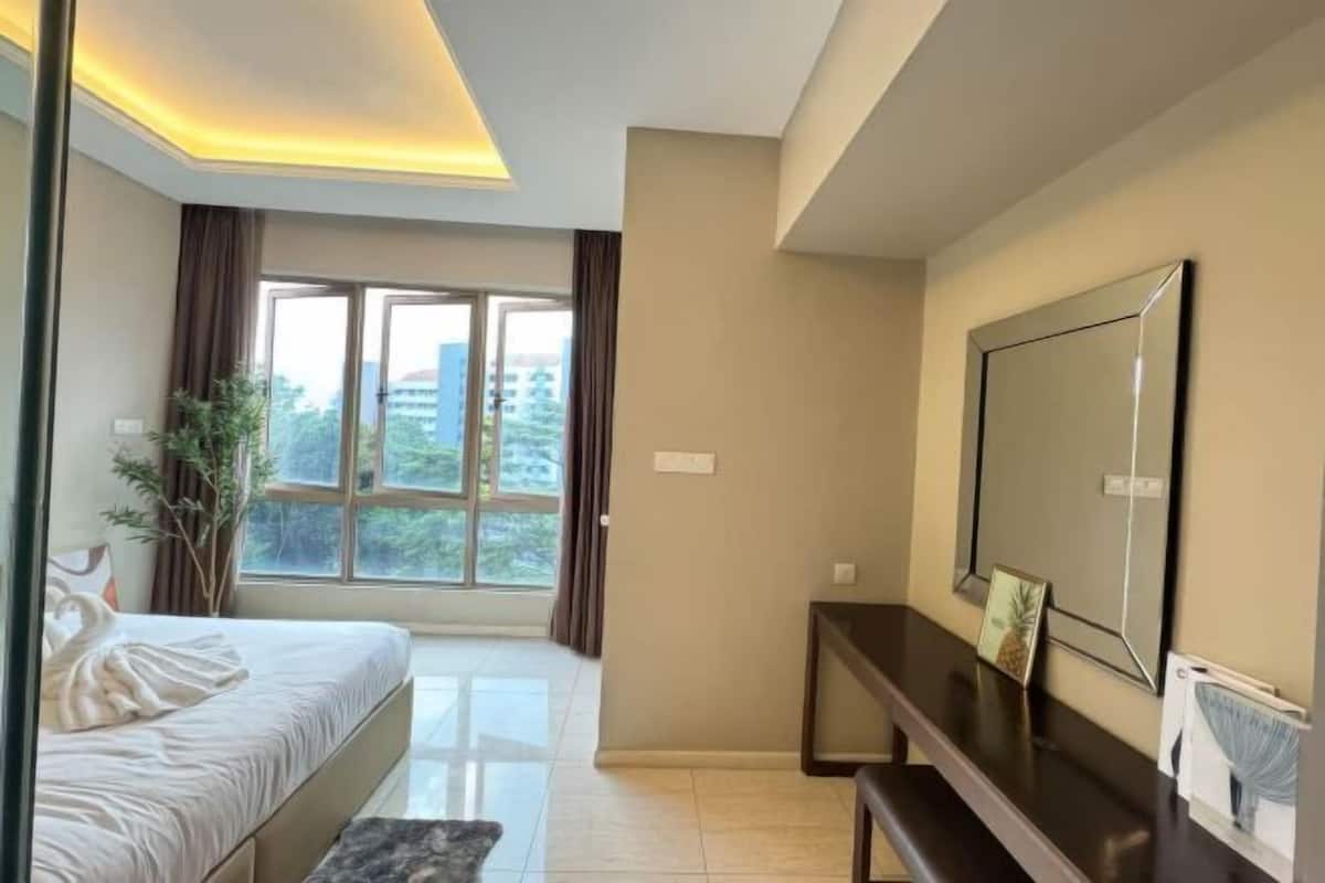 Desk, laptop workspace, free WiFi, bed sheets