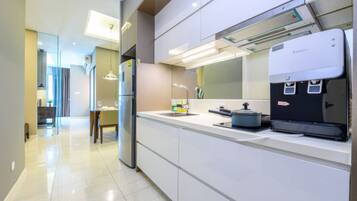 Superior Apartment, 1 Bedroom, Balcony, City View | Private kitchen | Fridge, microwave, stovetop, cookware/dishes/utensils