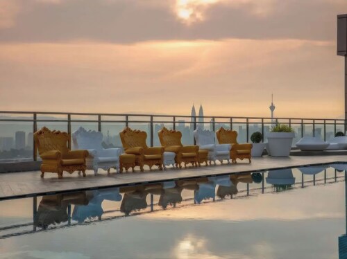 Dorsett Hartamas SkyPool & Chill