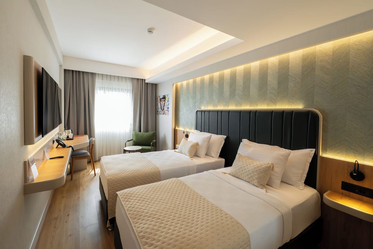 Deluxe Twin Room | Egyptian cotton sheets, premium bedding, Tempur-Pedic beds, minibar