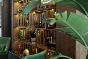 Lobby sitting area - ALVES HOTEL (İzmir)
