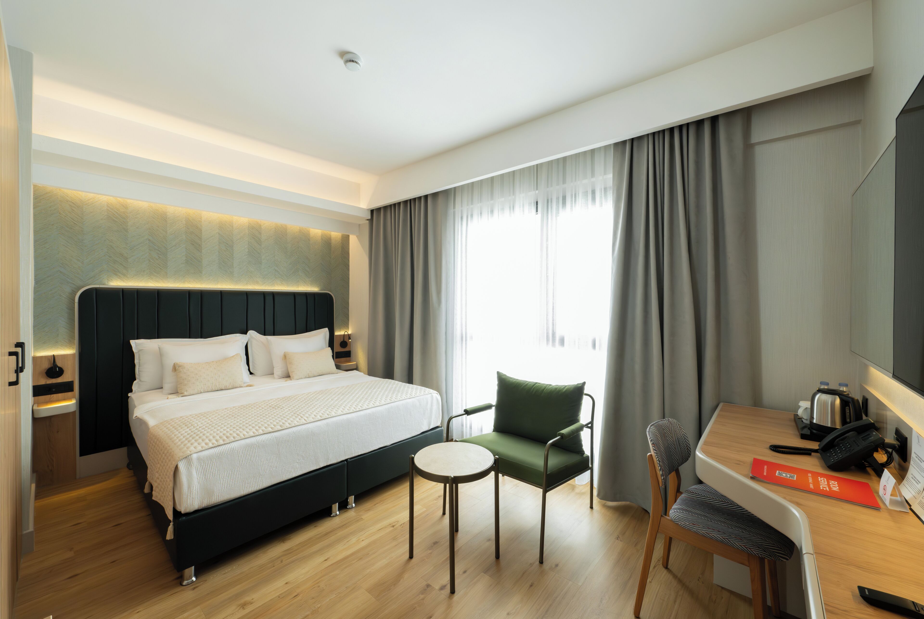 Egyptian cotton sheets, premium bedding, Tempur-Pedic beds, minibar