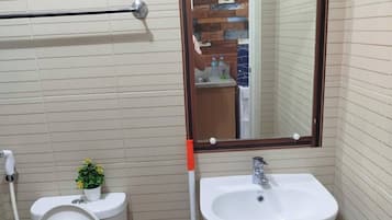 Condo, 1 Bedroom, Accessible, Balcony | Bathroom