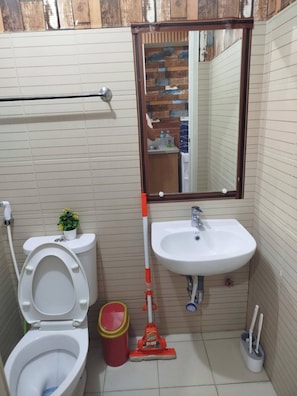 Condo, 1 Bedroom, Accessible, Balcony | Bathroom
