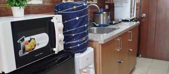 R's House Of Happiness