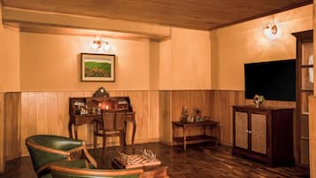 Premium Room | In-room safe, blackout curtains, soundproofing, iron/ironing board