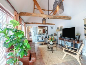 TV - The Cottage - UK49370 (Woking, near Guildford)