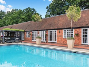 Pool - The Cottage - UK49370 (Woking, near Guildford)