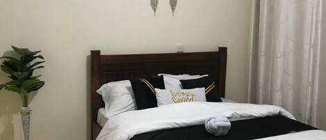 1 chambre, bureau, fer et planche à repasser, Wi-Fi gratuit