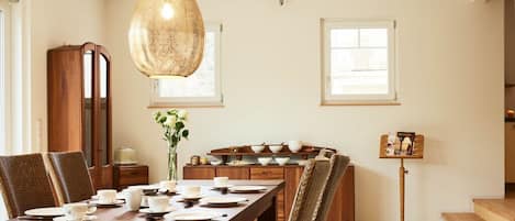 Tägliches inbegriffenes einheimisches Frühstück