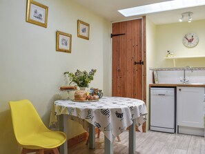 Dining - 2 bedroom accommodation in Levisham near Pickering (Levisham near Pickering)