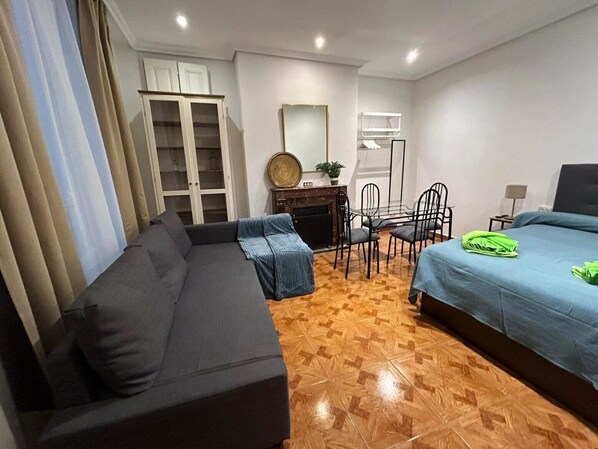Comfort Quadruple Room, Shared Bathroom | Desk, iron/ironing board, free WiFi