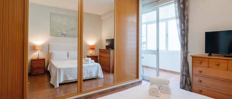 Iron/ironing board, travel cot, free WiFi, bed sheets