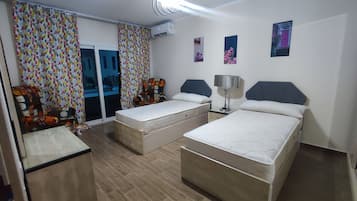 2 bedrooms, iron/ironing board, WiFi
