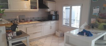 Chambre dans maison spacieuse