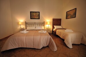 3 Schlafzimmer, Schreibtisch, Bügeleisen/Bügelbrett, kostenloses WLAN