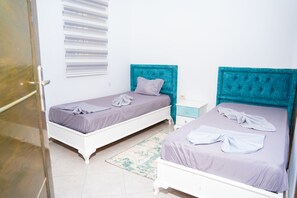 3 bedrooms, bed sheets