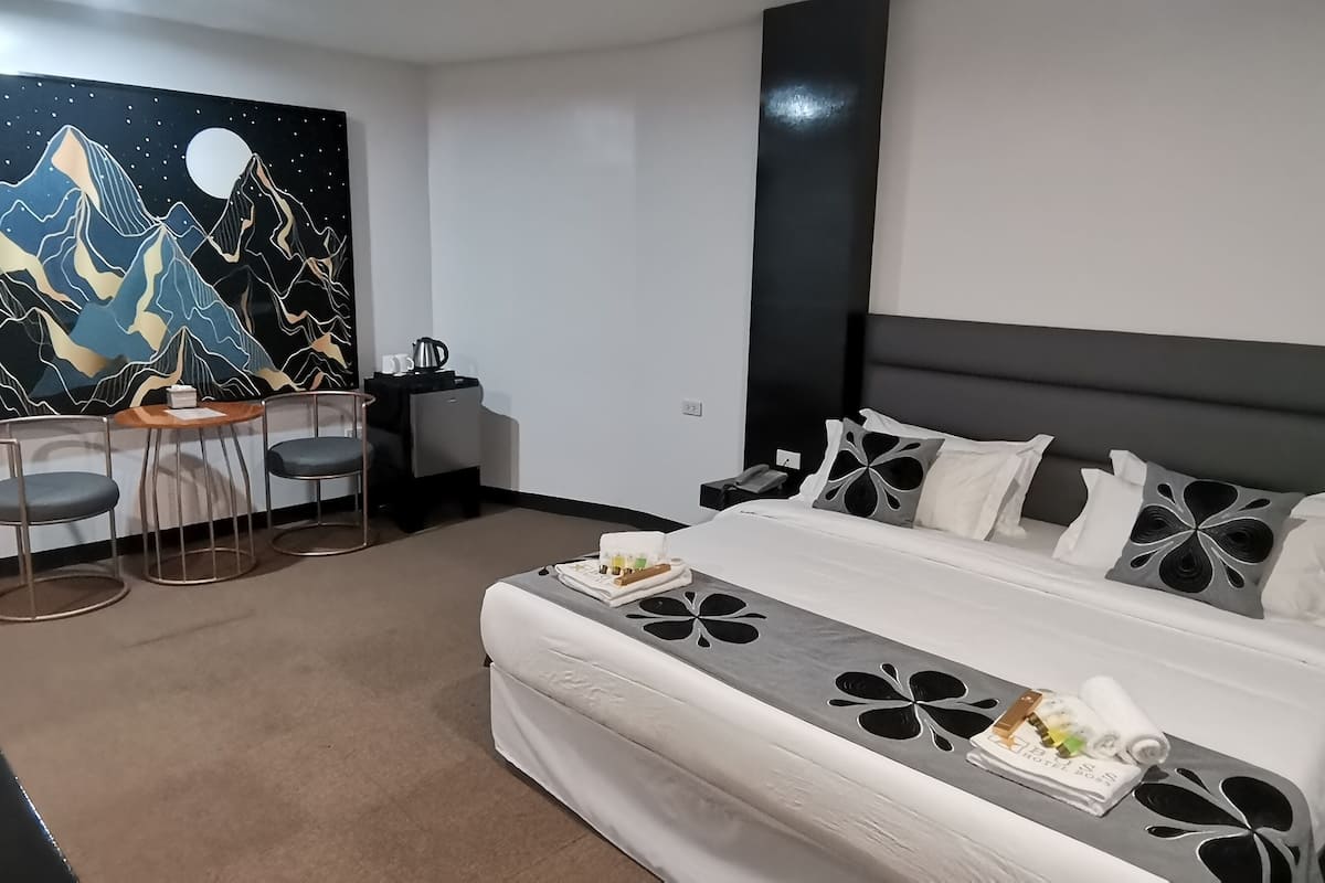 Habitació doble estàndard | Minibar, escriptori, wifi gratuïta i roba de llit