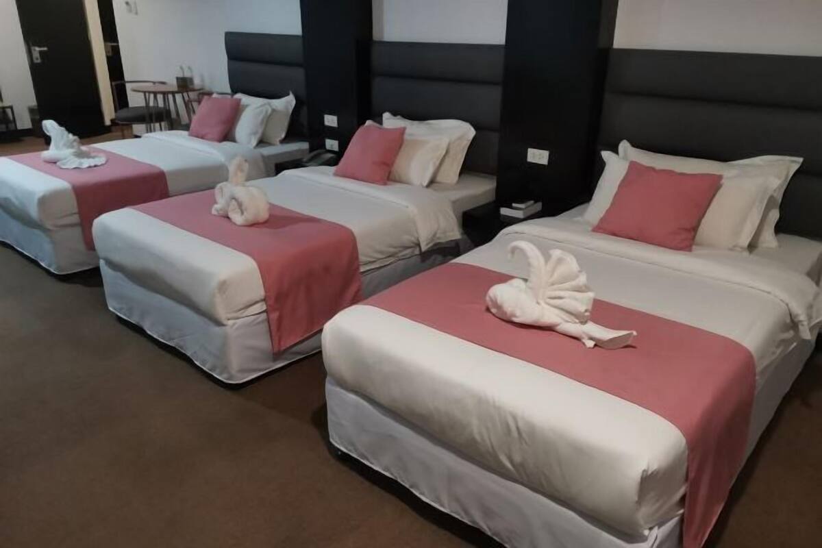 Minibar, Schreibtisch, kostenloses WLAN, Bettwäsche