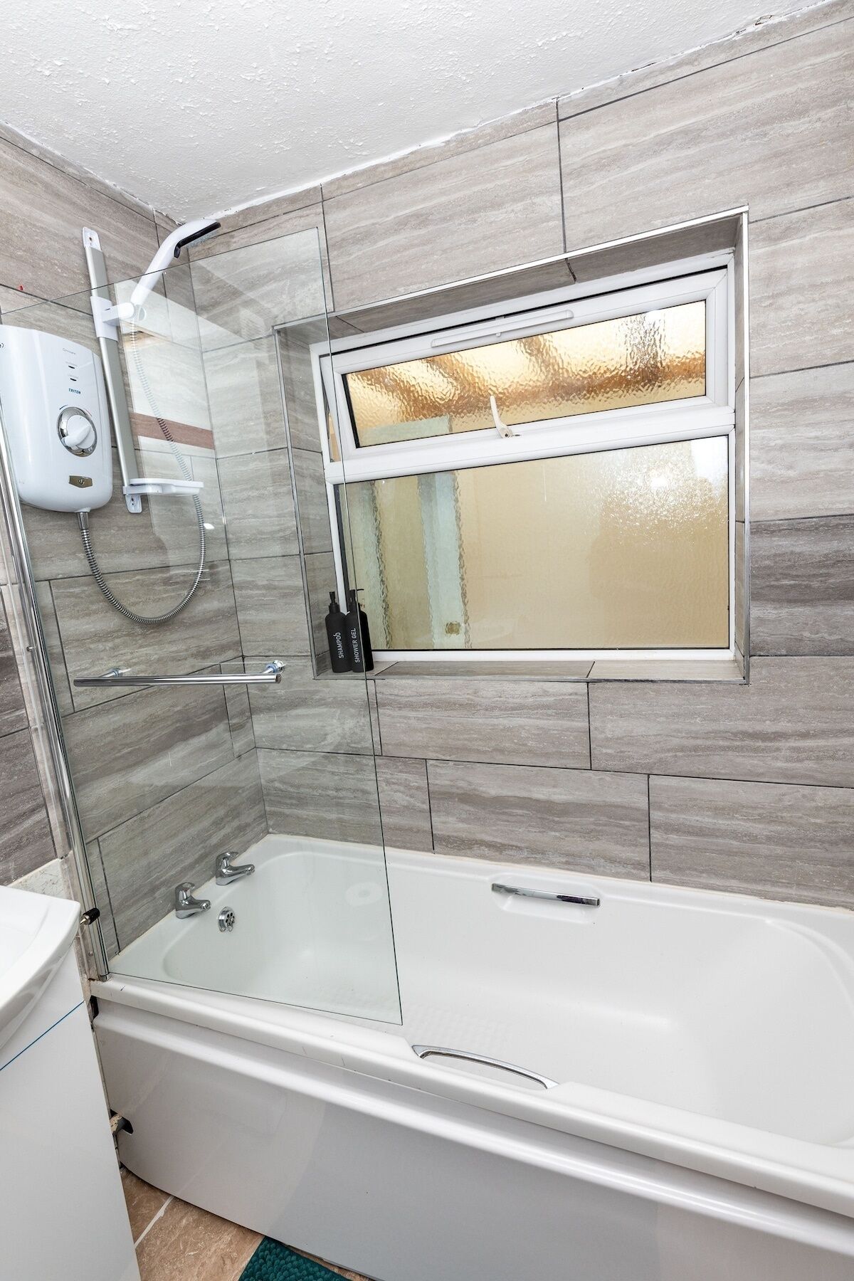 Hair dryer, towels