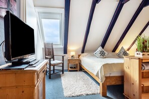 2 makuuhuonetta, silitysrauta/-lauta, Wi-Fi, vuodevaatteet