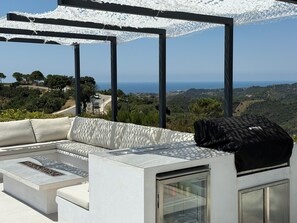 Property grounds - Villa With Private Pool, Spa and Sea Views (Benahavís)