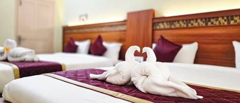 Family Suite | Iron/ironing board, free WiFi