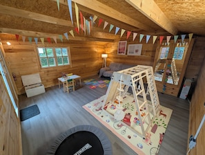 Children’s area - Family-friendly vacation home near the North Sea with large garden & 4 bedrooms (Holtgast)