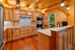 Microwave, oven, dishwasher, coffee/tea maker