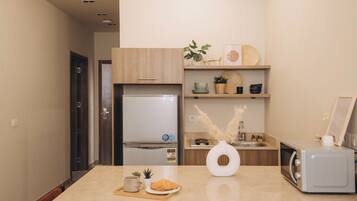 ์ ์๋ ์ธ์ง, ์กฐ๋ฆฌ ๋๊ตฌ/์ ์/์ฃผ๋ฐฉ ๊ธฐ๊ตฌ