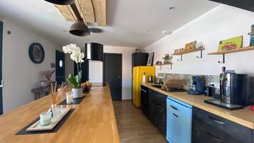 Réfrigérateur, four, plaque de cuisson, lave-vaisselle