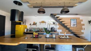 Réfrigérateur, four, plaque de cuisson, lave-vaisselle