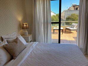 1 habitación, tabla de planchar con plancha, wifi y ropa de cama 