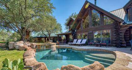 7BD Retreat w/ Pool, Hot Tub—Sleeps 28 | Pet Friendly