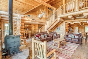 Interior - 7BD Retreat w/ Pool, Hot Tub—Sleeps 28 | Pet Friendly (Burnet)