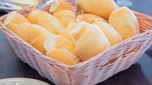含每日吃到飽自助式早餐