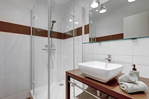Bathroom - Modern Paris 2BR near Montparnasse (Paris)