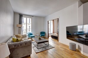 City Apartment, 2 Bedrooms, Non Smoking | Living area | 40-inch Smart TV with satellite channels