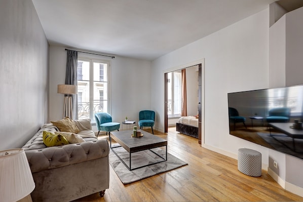 City Apartment, 2 Bedrooms, Non Smoking | Living area